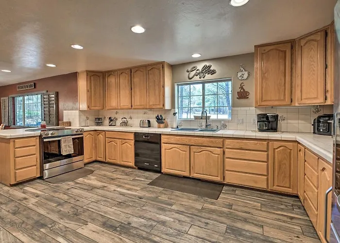 4 Mi To Woodland Lake: 2-story W/ Grill Holiday home *